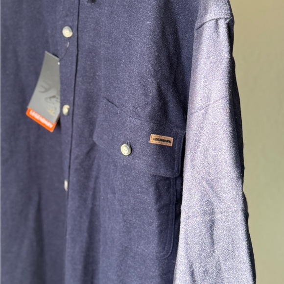 Legendary Whitetails Buck Camp Navy Flannel Shirt NWT L - Picture 4 of 9